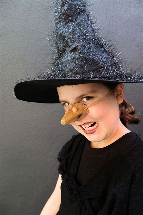 Bogus witch nose